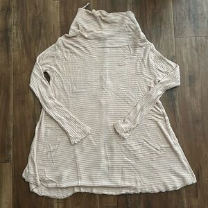 We the Free Free People light wear sweater with back details